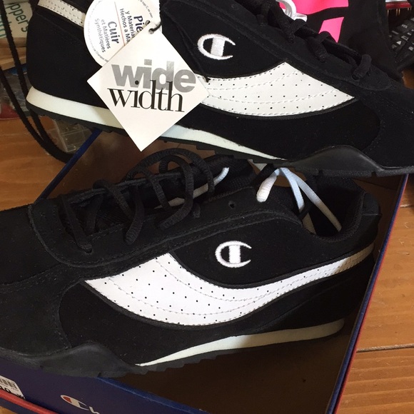 women's champion sneakers wide width